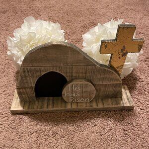 Easter Decor "He has Risen"
